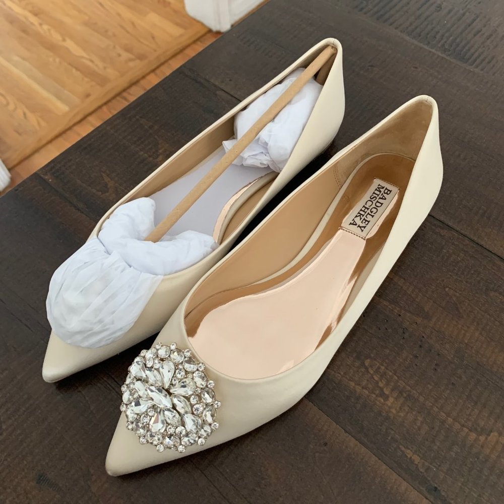 Badgley Mischka Davis Satin Flats Size 7.5